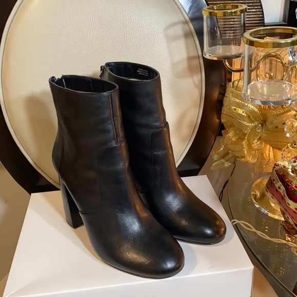 Beautiful French connection boots fairly used. - Picture 3 of 9